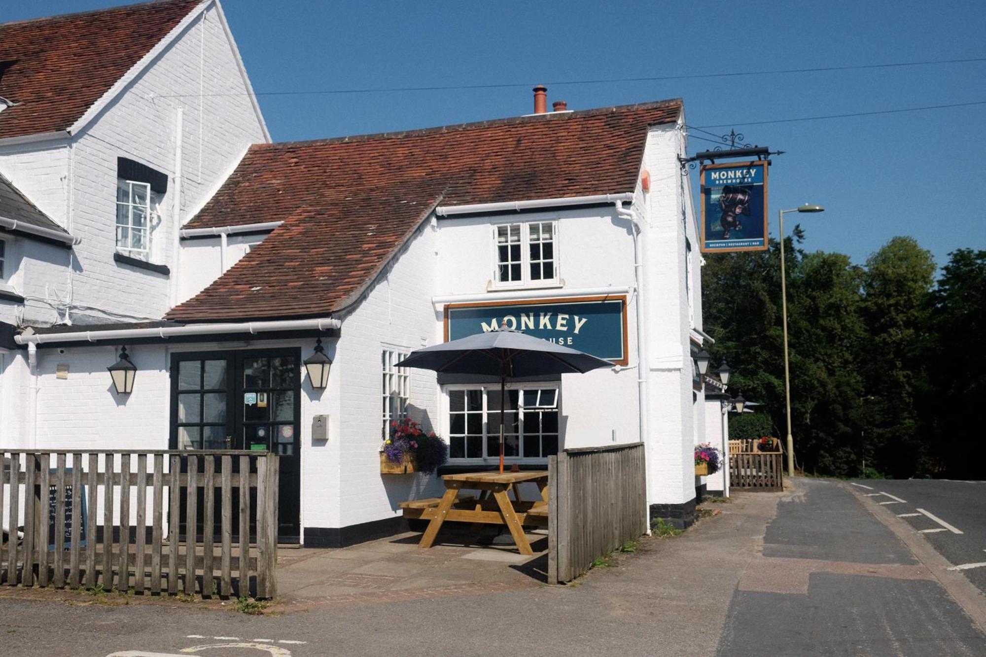 Hotel Monkey Brewhouse Lymington Esterno foto