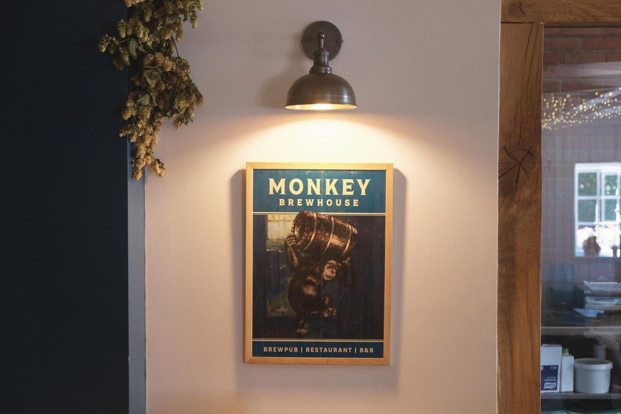 Hotel Monkey Brewhouse Lymington Esterno foto